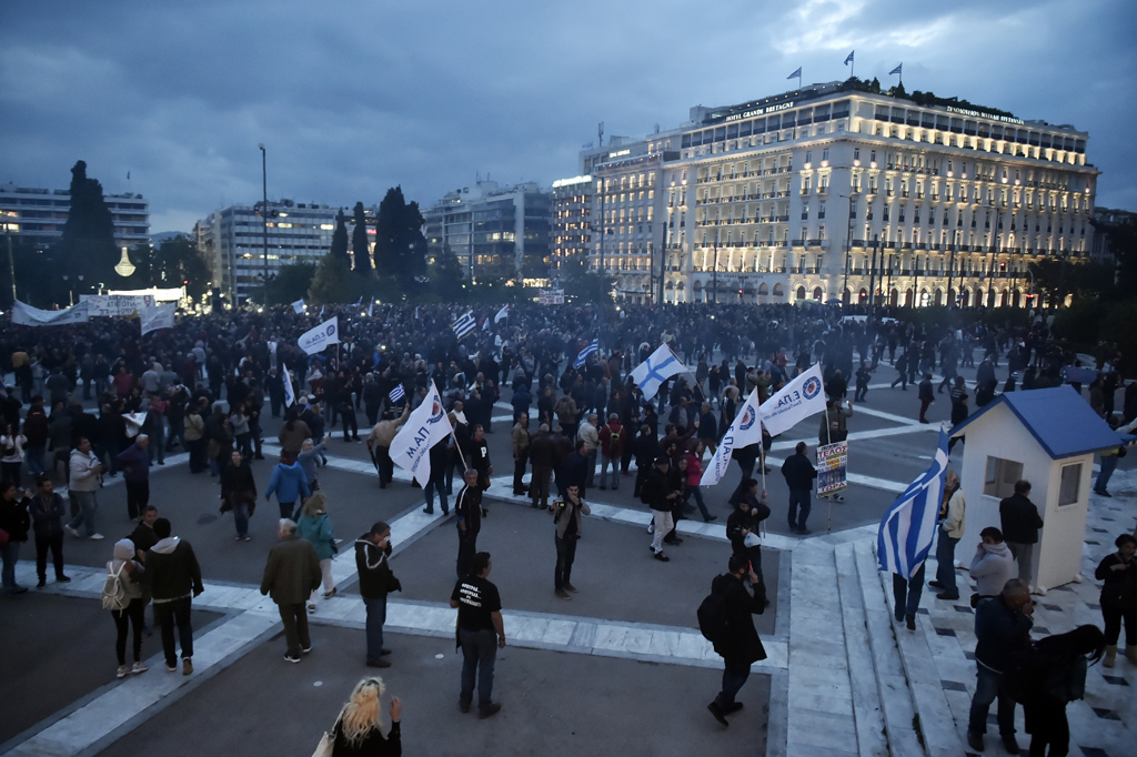 Proteste gegen das neue Sparprogramm der griechischen Regierung