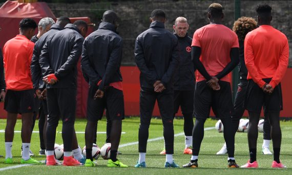 Manchester United: Schweigeminute vor dem Abschlusstraining