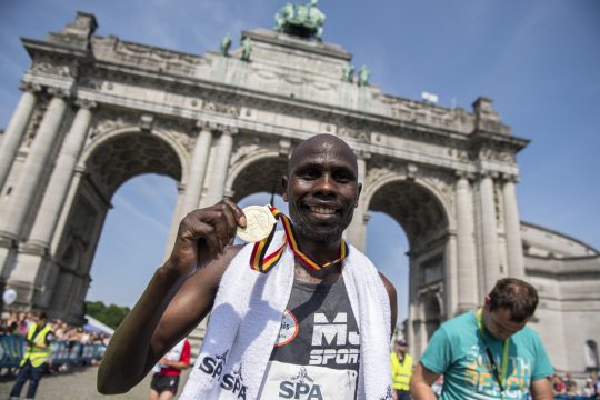 Kenianer David Maru hat die 20 Kilometer von Brüssel gewonnen