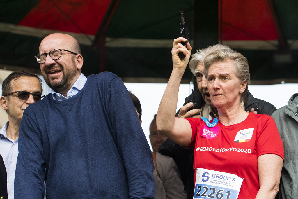 Premierminister Charles Michel und Prinzessin Astrid bei dem verhängnisvollen Schuss am Sonntag bei den "20 Kilometern von Brüssel"