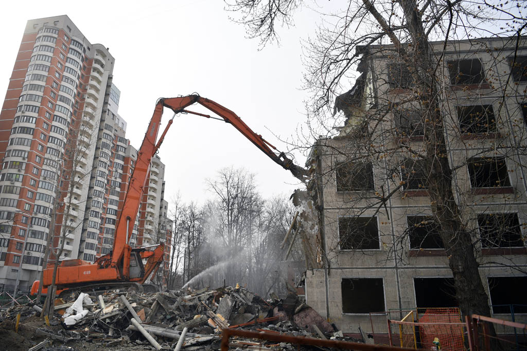 Abriss von Plattenbauten in Moskau