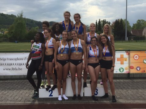 Platz 1 für die 4x400m Staffel vom LAC Eupen: Alice Schaff und Elène Fickers (oben), Lisa und Marie Fickers (unten)