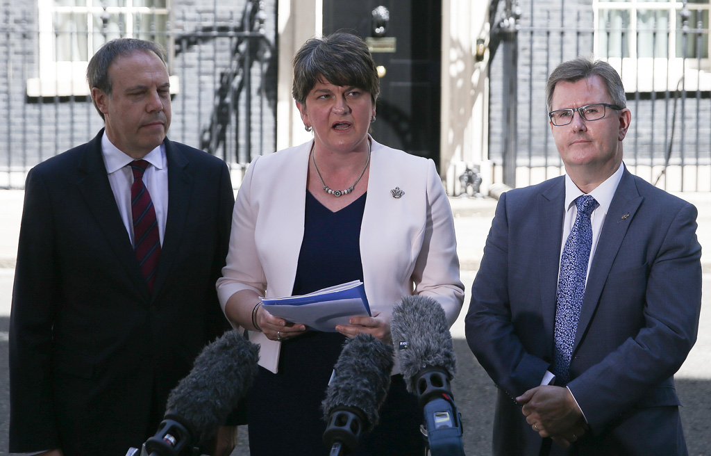 Die DUP-Vorsitzende Arlene Foster am 26.6.2017 in London