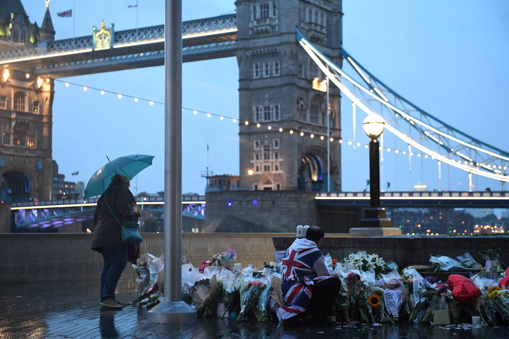 Mahnwache für die Opfer der Terrorattacke am 3. Juni auf der London Bridge und in Borough Market