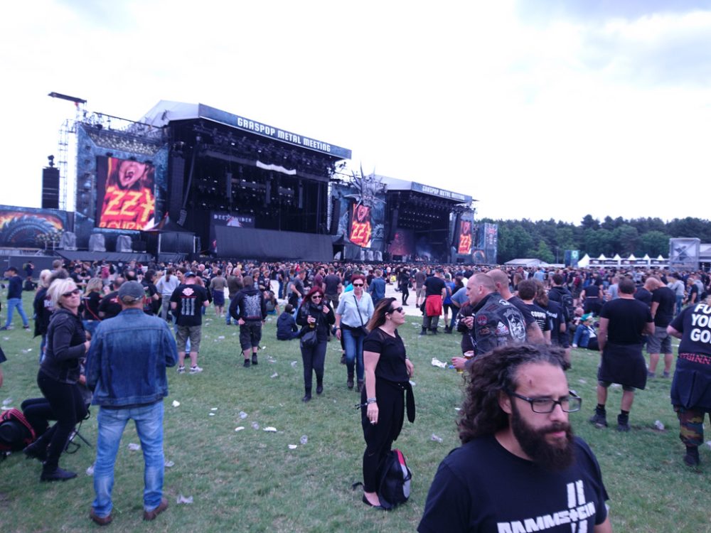 "Teufelsbräute" beim Graspop Metal Meeting in Dessel