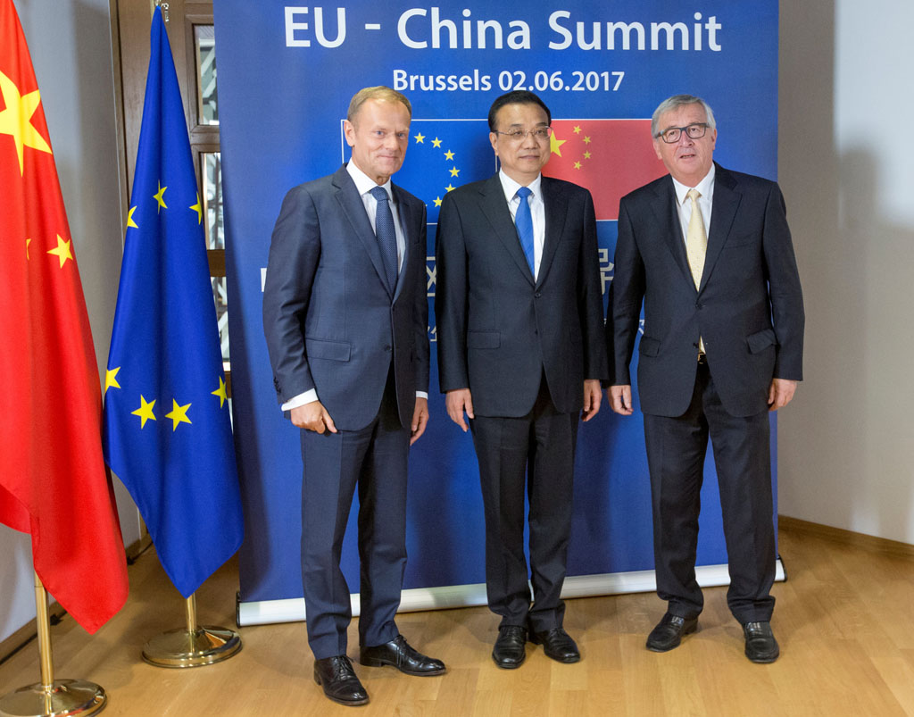 EU-China Gipfel: (v.l.) EU-Ratspräsident Donald Tusk, Chinas Premierminister Li Keqiang und EU-Kommissionspräsident Jean-Claude Juncker