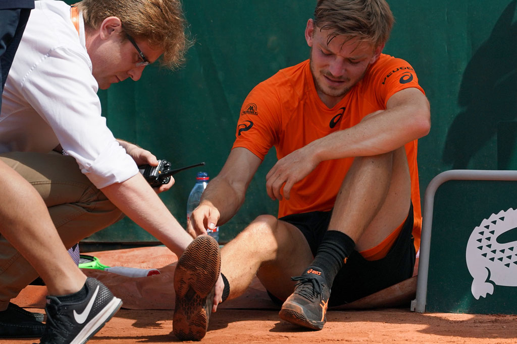 David Goffin (r.) muss bei Roland Garros verletzungsbedingt aufgeben