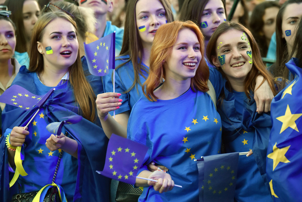 Ukrainer in Kiew bejubeln Visumfreiheit mit der EU