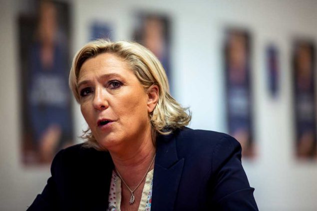 Pariser Nationalversammlung Hebt Immunitat Von Marine Le Pen Auf