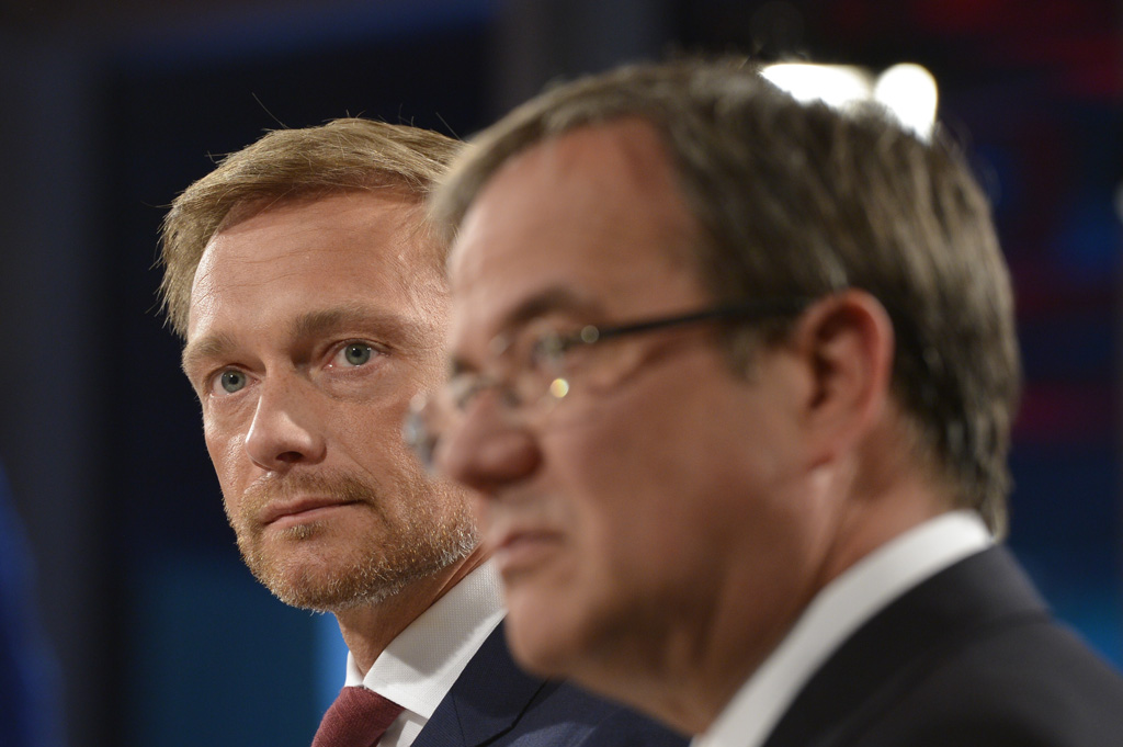Christian Lindner (li.) und Armin Laschet (Bild: Sascha Schuermann/AFP)