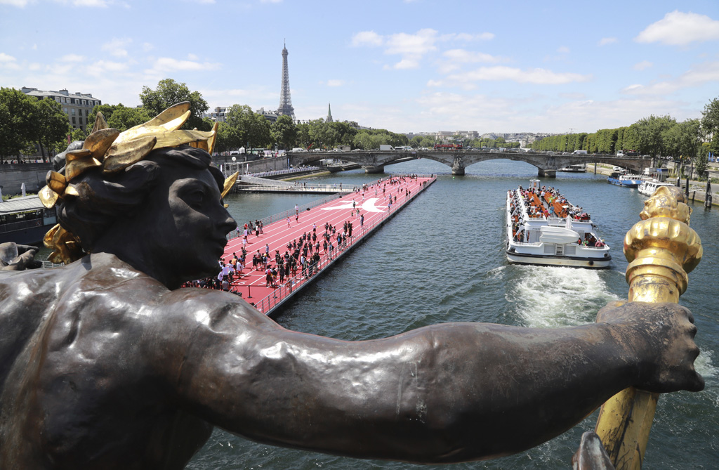Paris wirbt mit schwimmender Leichtathletik-Bahn für Olympia 2024