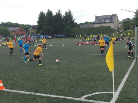 Frauenfußballturnier in Kelmis (Bild: Robin Emonts)