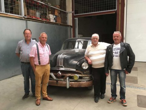 Oldtimerclub restauriert den Pontiac vom Nikolaus