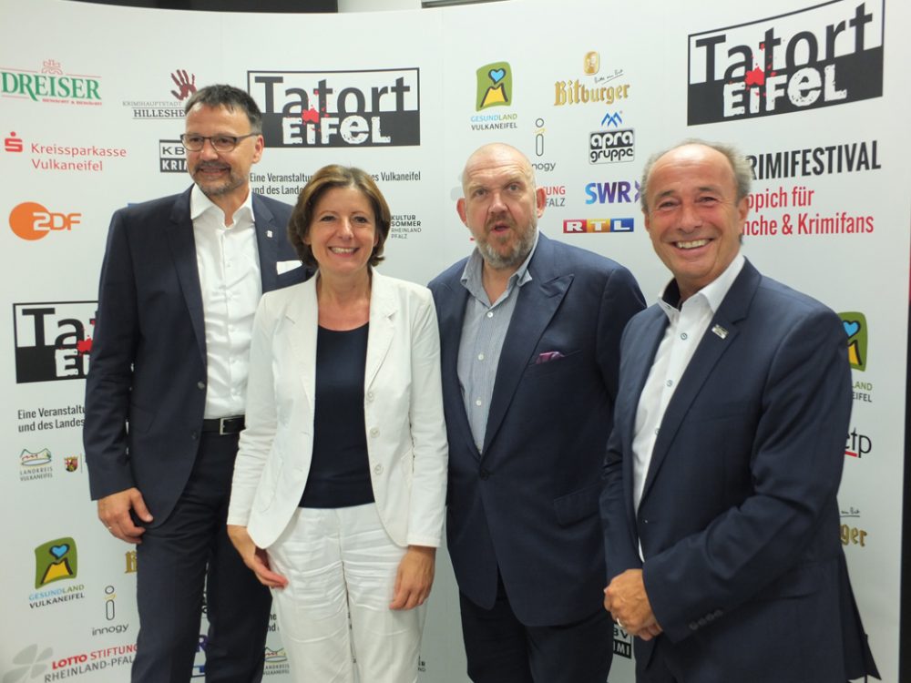 Landrat Heinz-Peter Thiel, Malu Dreyer, Dietmar Bär und Festivalleiter Heinz-Peter Hoffmann