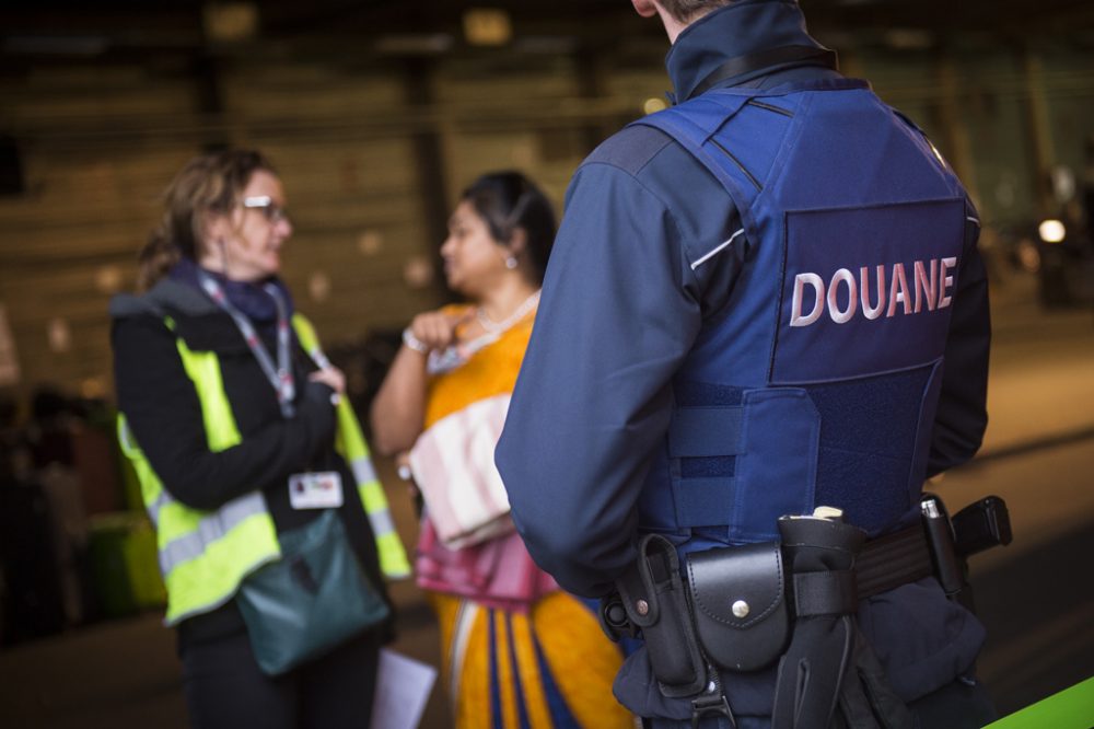 Zollbeamter am Flughafen Zaventem (Archivbild: Laurie Dieffembacq/Belga)