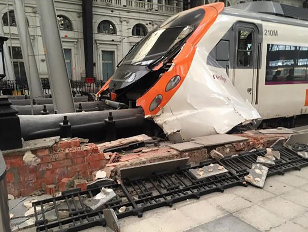 Viele Verletzte bei S-Bahn-Unfall in Barcelona