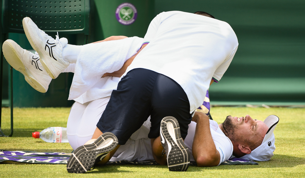 In der zweiten Runde des Turniers in Wimbledon hat Steve Darcis aufgrund von Rückenschmerzen aufgegeben