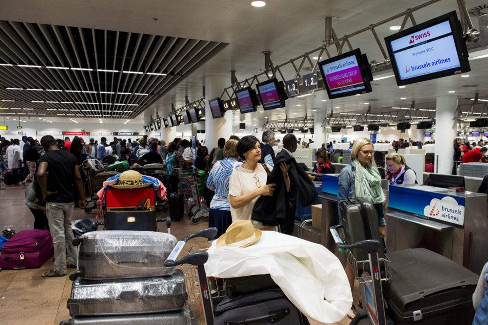 Einchecken am Brüsseler Flughafen in Zaventem