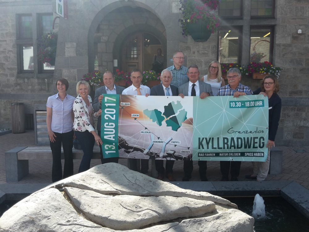 Vorstellung des Kyllradweges im Rathaus von Büllingen: Der Kyllradweg führt über 40 Kilometer von Weywertz nach Jünkerath. Angebunden ist die Strecke auch an die Kyllradweg-Fortsetzung nach Trier und die Vennbahnroute von Aachen nach Luxemburg.