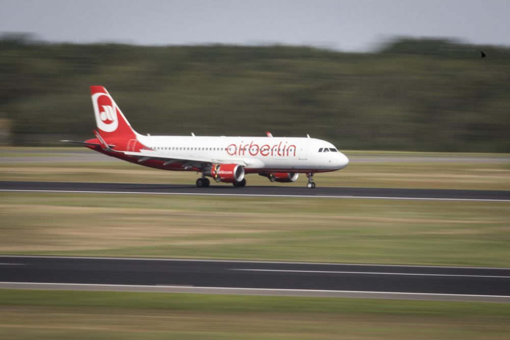 Flugzeug von Air Berlin bei der Landung