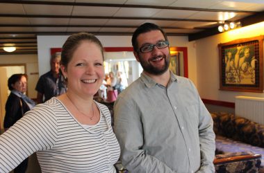 Bierverkostung in der Borner Kunstgalerie: Sarah Born und Mario "Bolle" Jates