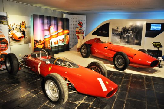 Ausstellung "50. Formel-1-GP auf der Rennstrecke von Francorchamps" in der Abtei von Stavelot