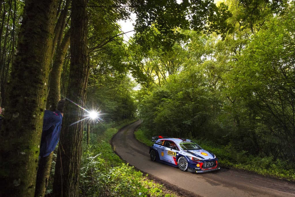 Shakedown zur Rallye Deutschland: Thierry Neuville und Nicolas Gilsoul im Hyundai i20