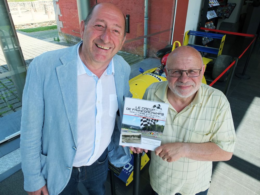 Autor Patrice Lefebvre (r.) mit Stavelots Bürgermeister Thierry de Bournonville