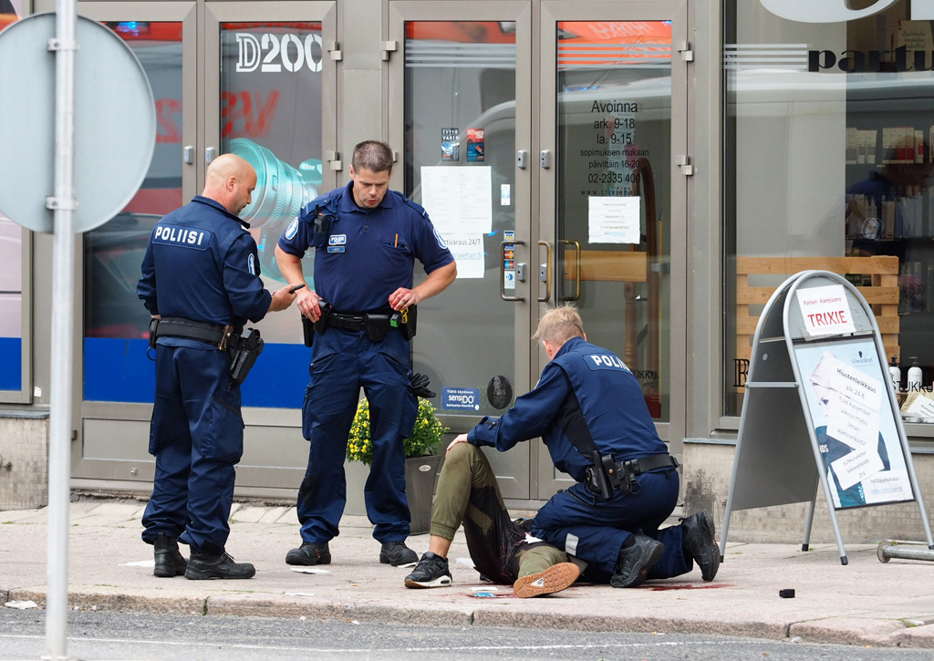 Finnland: Mann sticht auf mehrere Personen ein - mindestens zwei Tote