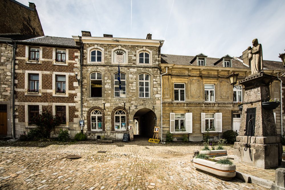 Ehemaliges Rathaus von Limbourg - Kunstgalerie "Arvô"