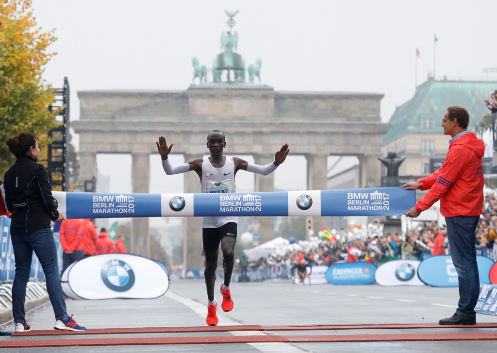 Kenianer Kipchoge gewinnt Berlin-Marathon