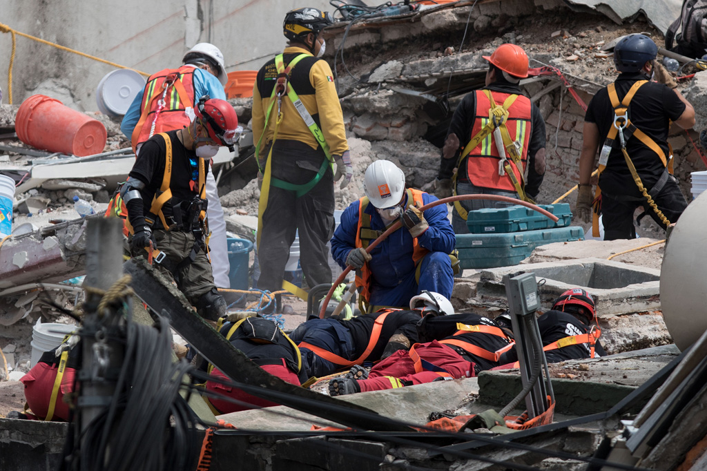 Nach dem schweren Erdbeben in Mexiko vor einer Woche ist die Todeszahl auf 318 gestiegen