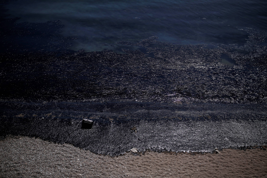 Ölteppich vor der griechischen Küste