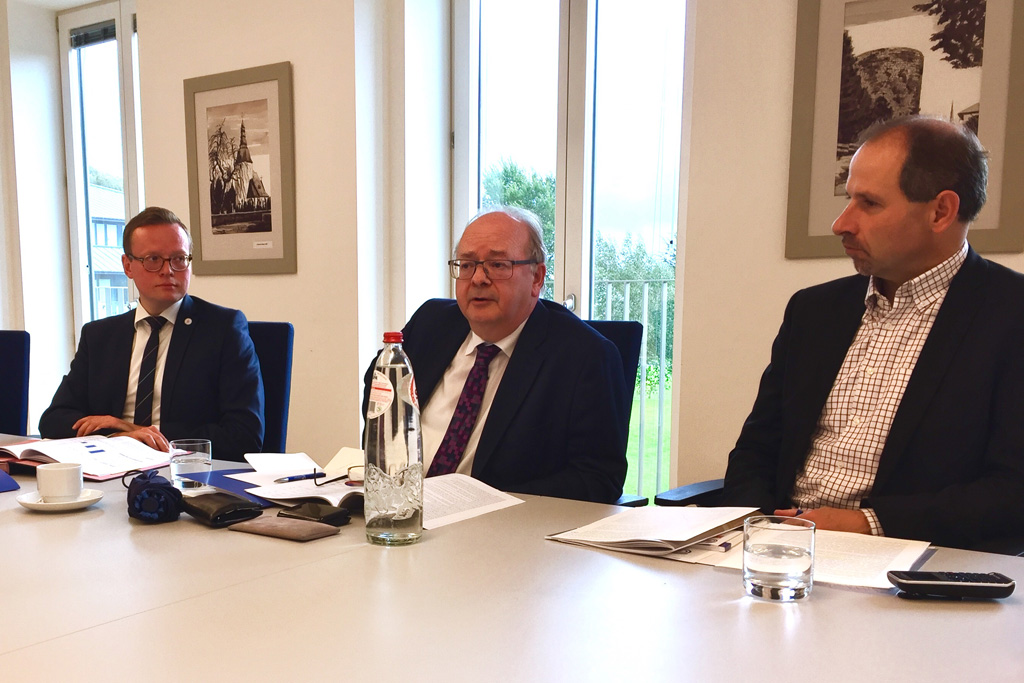 PDG stellt Schwerpunkte für das politische Jahr vor: Parlamentspräsident Alexander Miesen, Vizepräsident Robert Nelles und Greffier Stephan Thomas