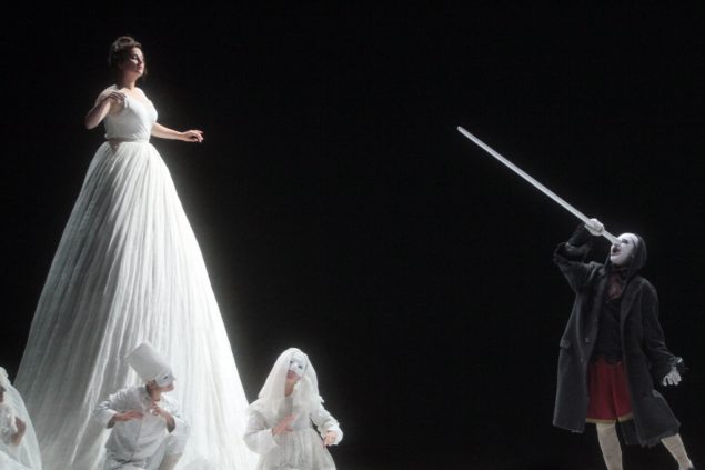 Pinocchio in der Monnaie: Marie-Eve Munger (Die Fee), Chloé Briot (Pinocchio)