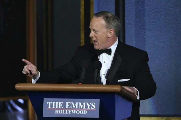 69. Emmy Awards: Sean Spicer zieht sich selbst durch den Kakao