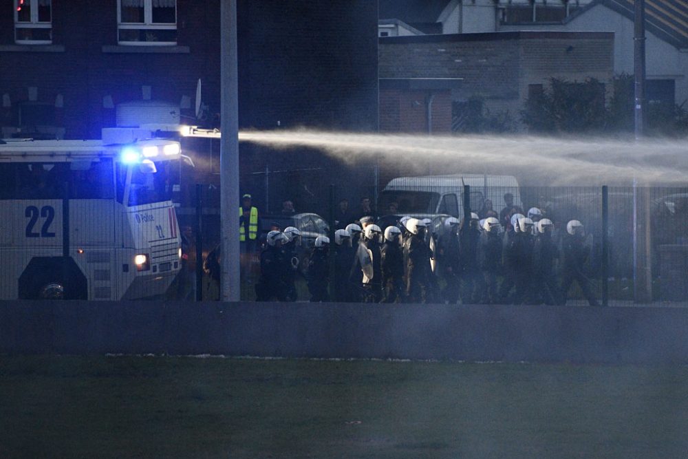 Ausschreitungen nach Walloniederby zwischen Standard Lüttich und Charleroi