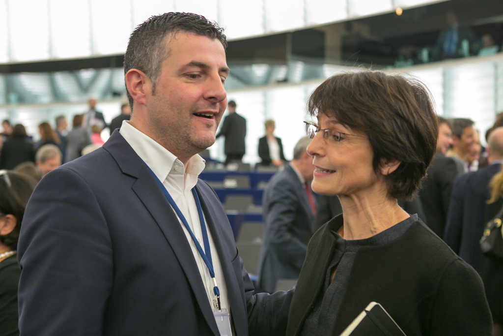 Pascal Arimont im Gespräch mit der belgischen EU-Sozialkommissarin Marianne Thyssen (CD&V) - Bild: Büro Arimont