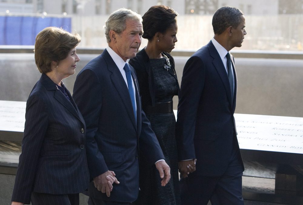 George W. Bush und Barack Obama mit ihren Ehefrauen (Archivbild)