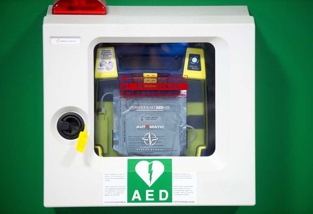 Öffentlicher automatischer Defibrillator (Archivbild: Belga)