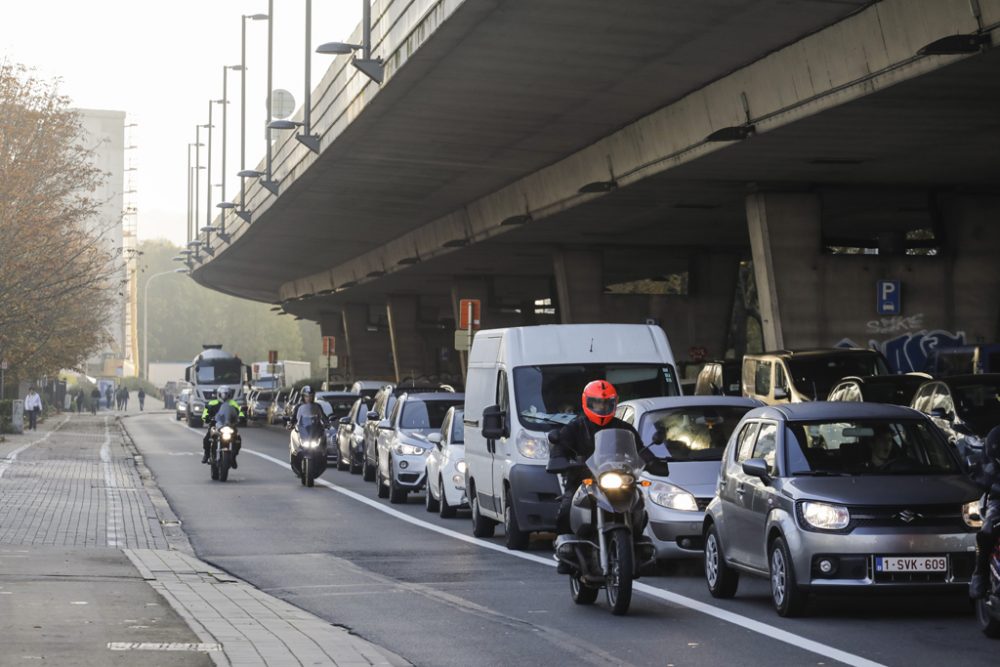 Brüssel: Verkehrschaos an der Brücke Herrmann-Debroux bleibt vorerst aus (9.10.2017)