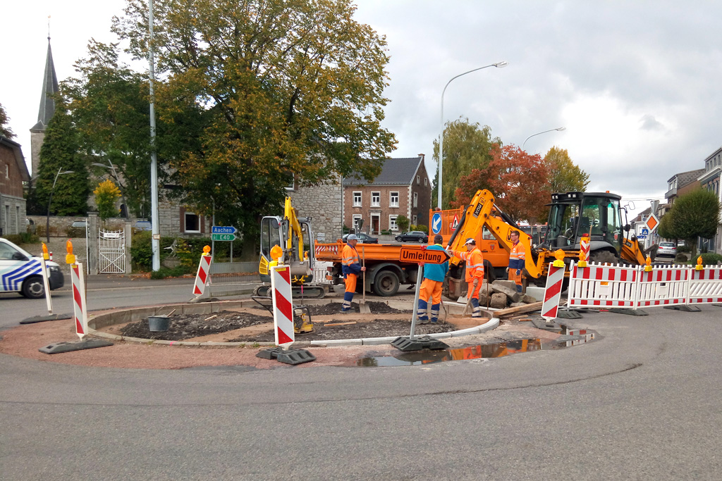 Arbeiten am Kreisverkehr Eynatten