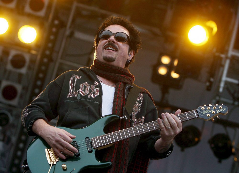 Steve Lukather: Bekannt geworden ist er vor allem durch seine Band Toto, aber auch durch seine Arbeit als Gastmusiker für Stars wie Michael Jackson, Lionel Richie, Olivia Newton-John oder Richard Marx