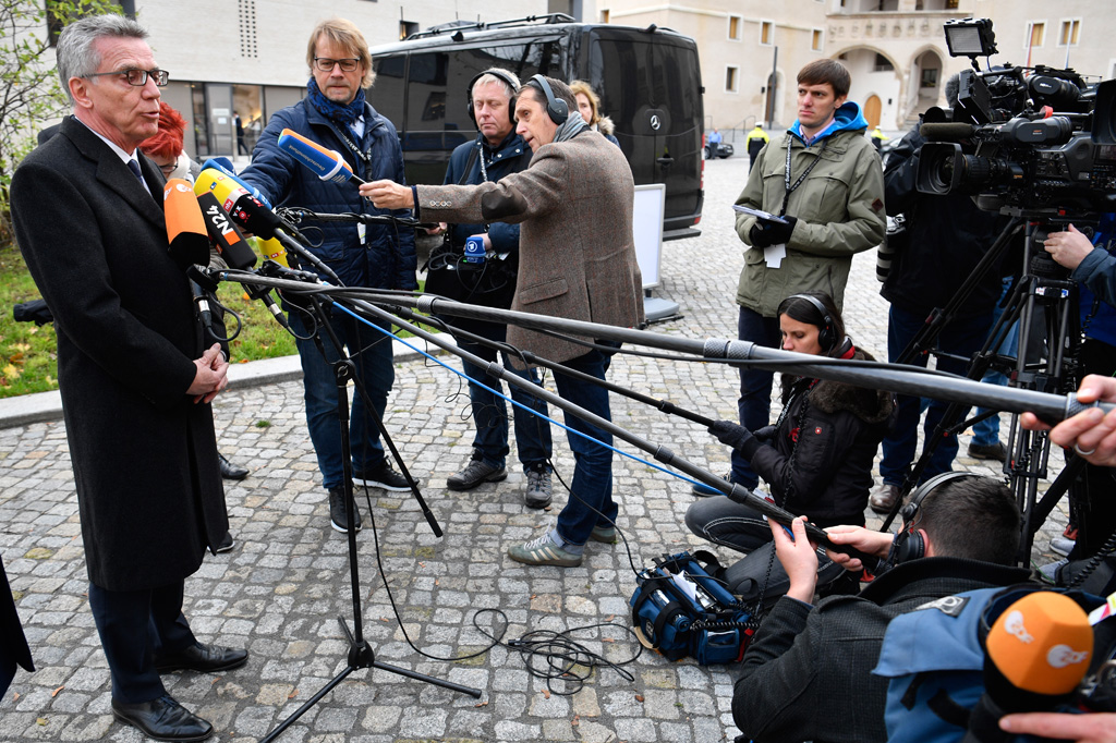 Bundesinnenminister Thomas de Maizière am Dienstag in Wittenberg (Bild: John MacDougall/AFP)