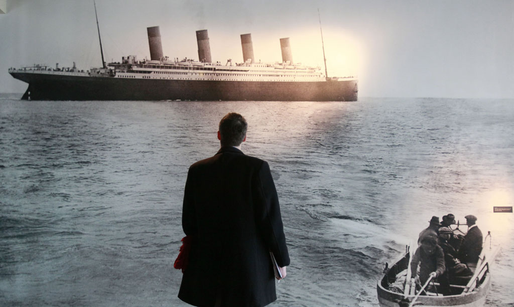 Foto der Titanic von Frank Browne im Museum in Belfast