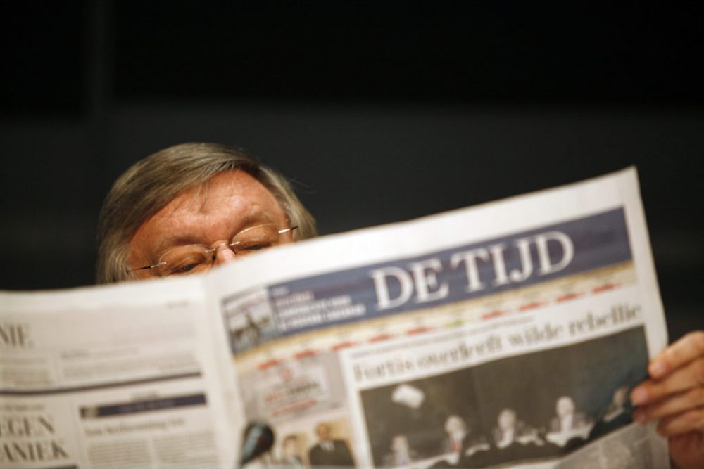 Zeitung lesen