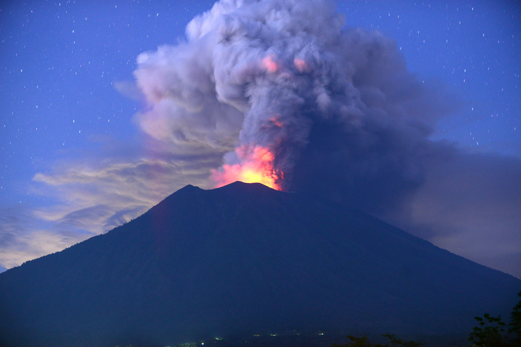 Der Vulkan Mount Agung auf Bali