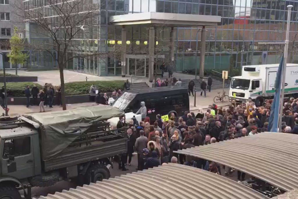 Bahnhof Brüssel-Nord wegen Fehlalarms evakuiert (Bild: Belga)