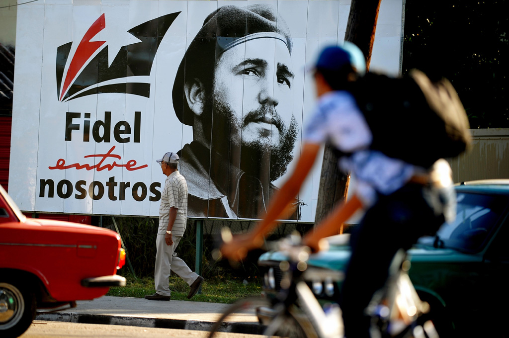 Poster von Fidel Castro in der kubanischen Hauptstadt Havanna am 24.11.2017 (Bild: Yamil Lage/AFP)