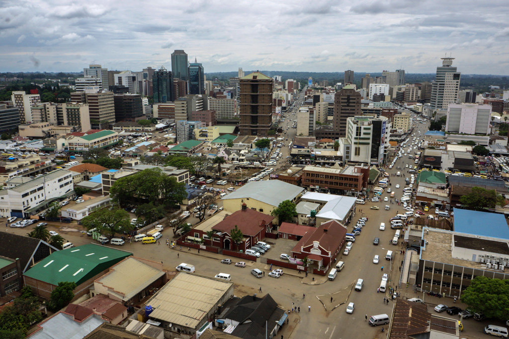 Angespannte Ruhe in Harare (Bild: AFP/STR)